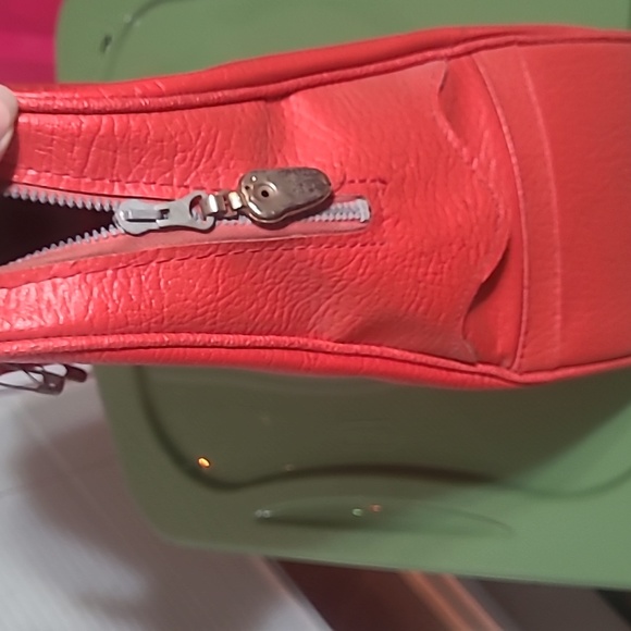 Amelia Earhart Carryon - Picture 3 of 10